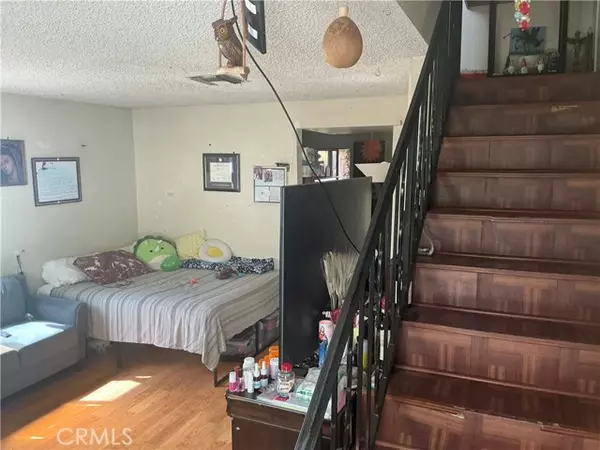 Van Nuys, CA 91406,16021 Olympiad