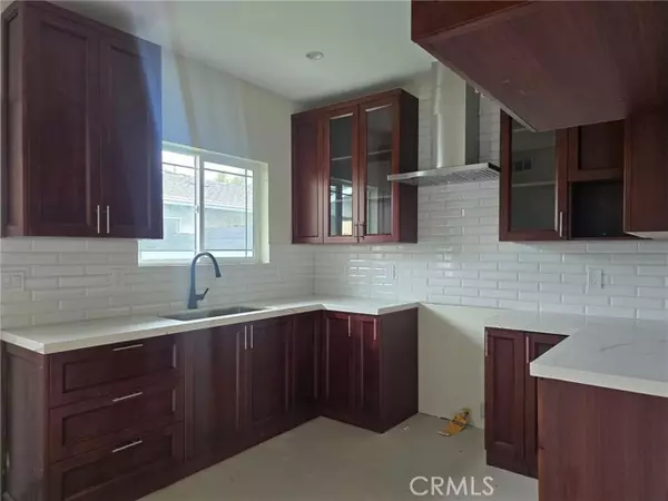 Downey, CA 90241,11611 Adenmoor