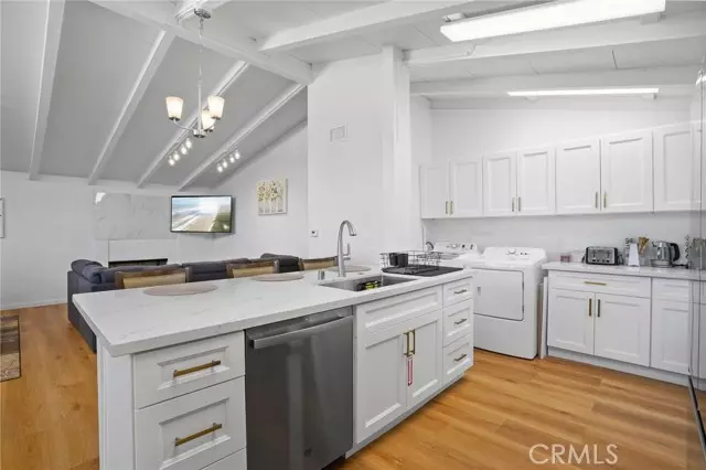 6440 Jumilla AVE, Woodland Hills, CA 91367