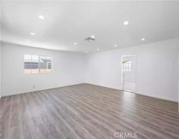 Reseda, CA 91335,6846 wystone