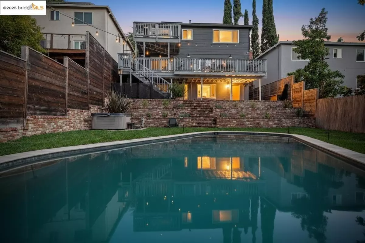 Oakland, CA 94602,3209 Guido ST