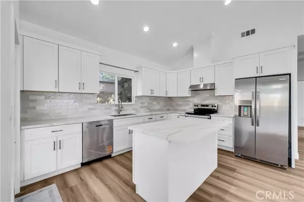 2133 W Civic Center 2, Santa Ana, CA 92703