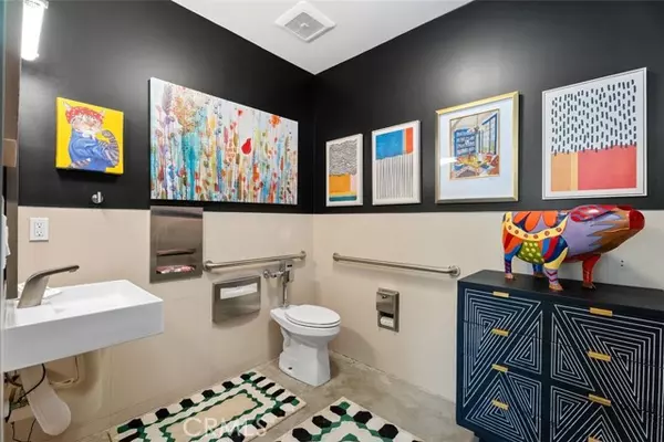 Newport Beach, CA 92663,419 29th