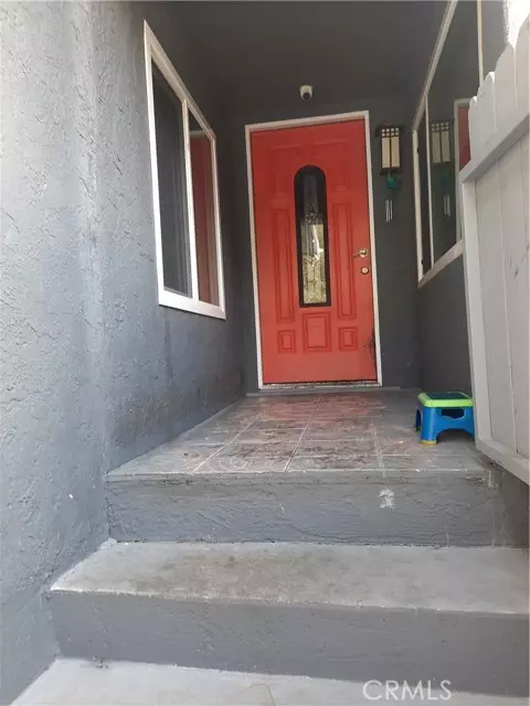 2066 el moran ST, Los Angeles, CA 90039