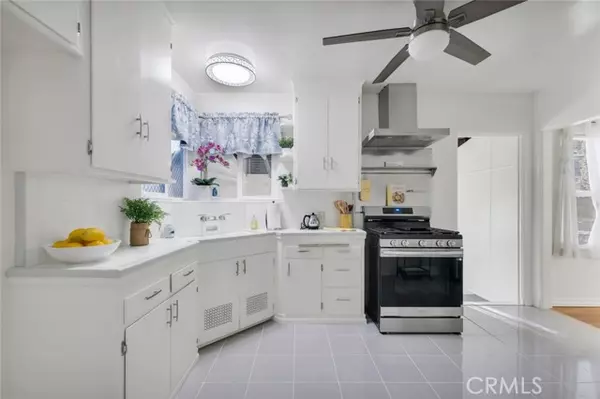 Burbank, CA 91505,1527 N Avon ST