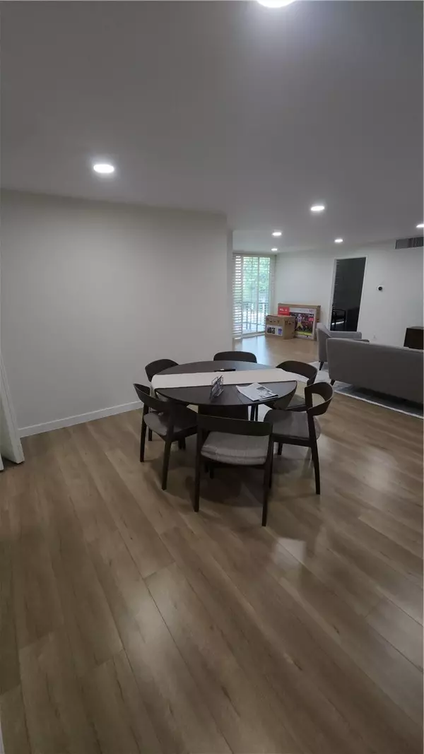 Beverly Hills, CA 90212,9950 Durant DR 209
