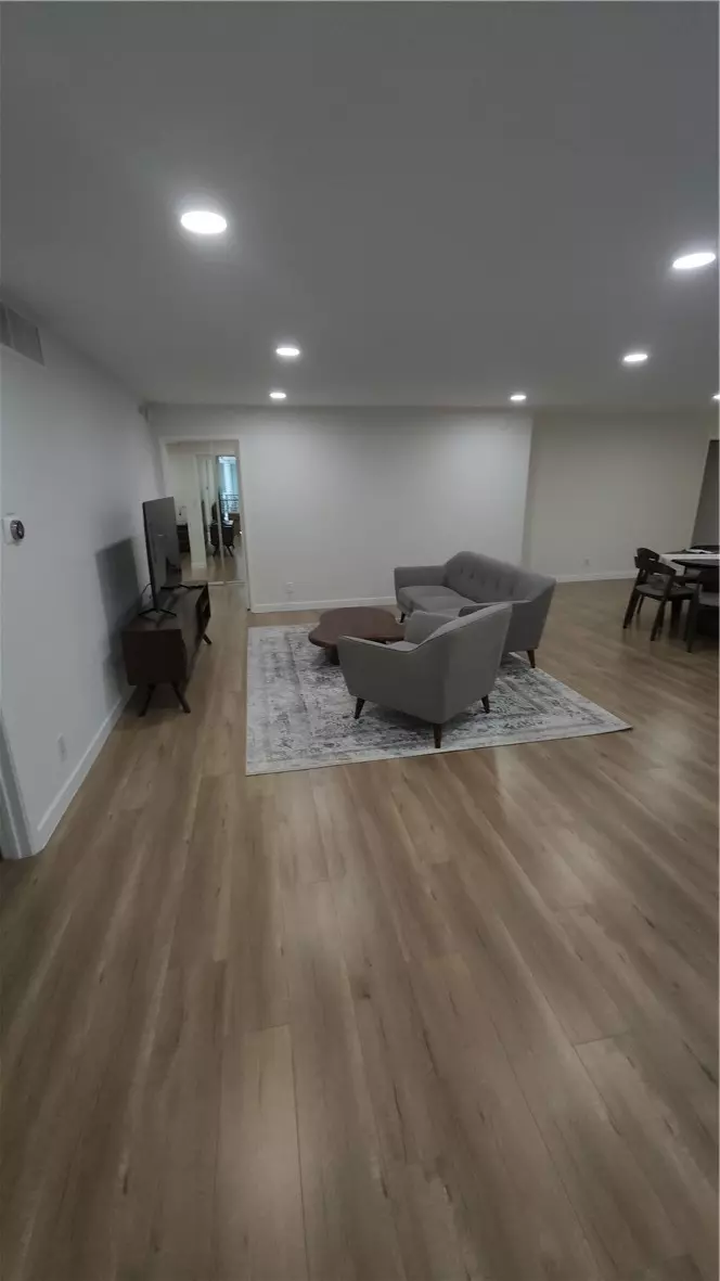 Beverly Hills, CA 90212,9950 Durant DR 209