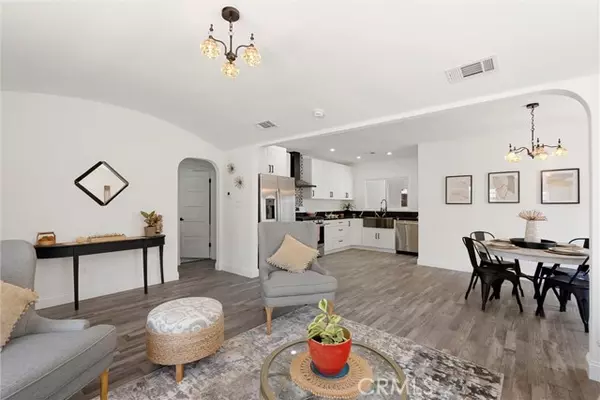 Van Nuys, CA 91405,6616 Vesper