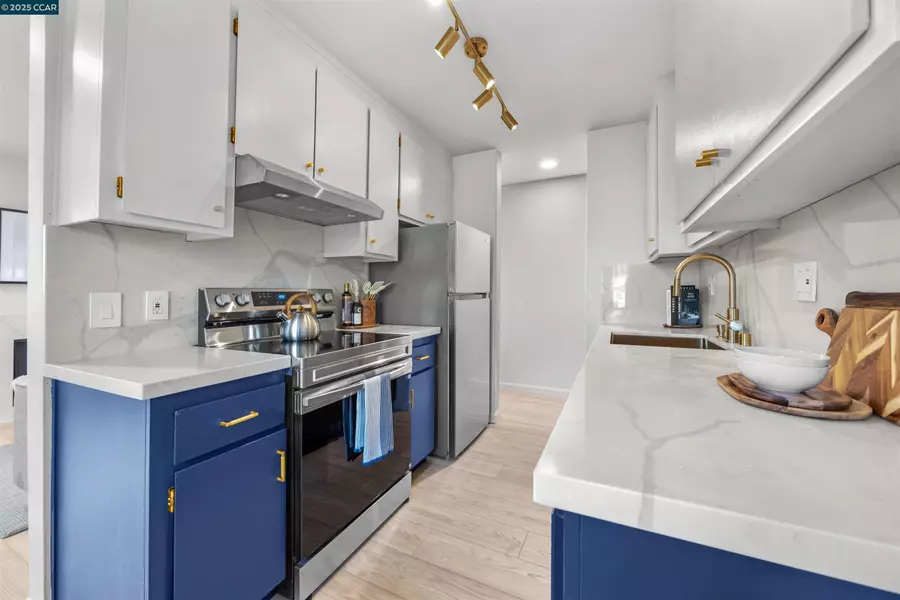 3751 Harrison Street 301, Oakland, CA 94611