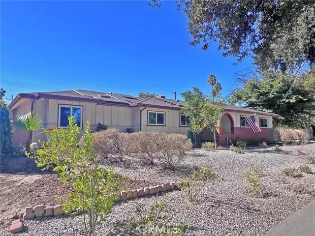 10053 Babbitt, Northridge, CA 91325