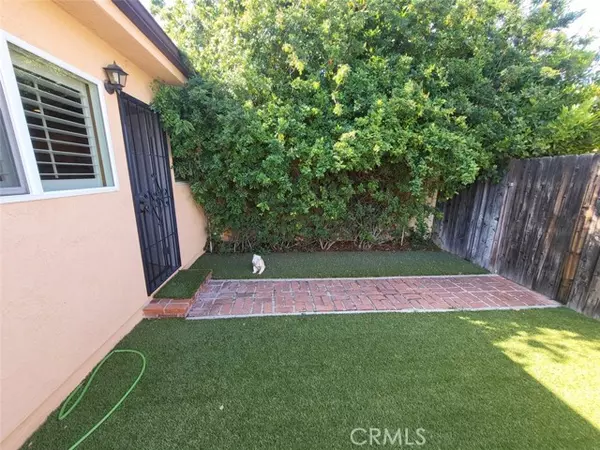 Burbank, CA 91506,532 N Reese