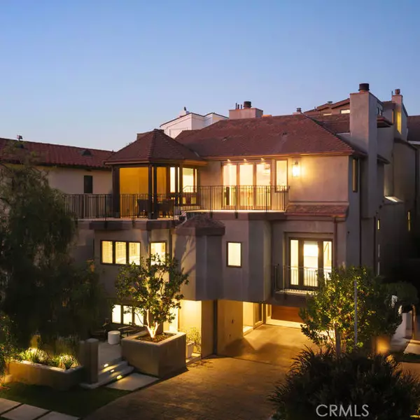2204 Waterfront DR, Corona Del Mar, CA 92625