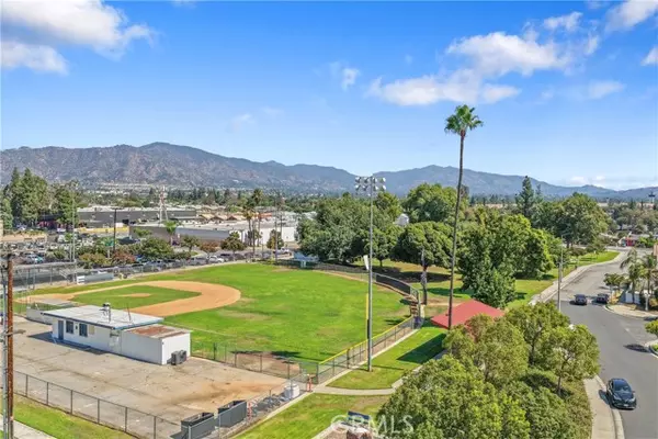 Azusa, CA 91702,990 Parkside