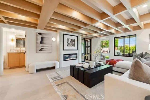 Sherman Oaks, CA 91423,13817 Valley Vista Blvd