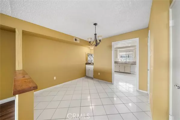 Valley Village, CA 91607,5916 Whitsett AVE 2