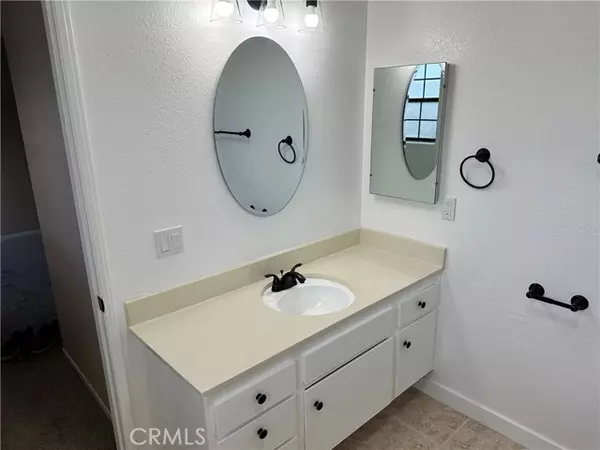 Lancaster, CA 93534,42801 42801 15th
