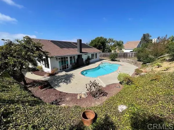6428 El Perico LN, Carlsbad, CA 92009