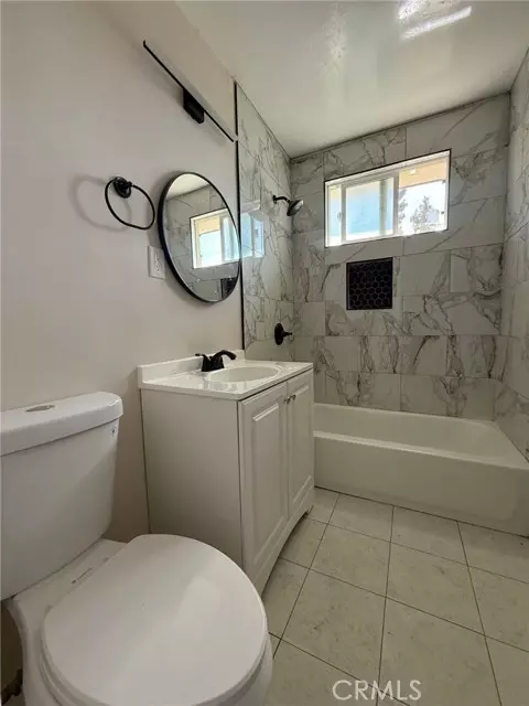 Bellflower, CA 90706,10018 Foster RD 10020 (1/2)