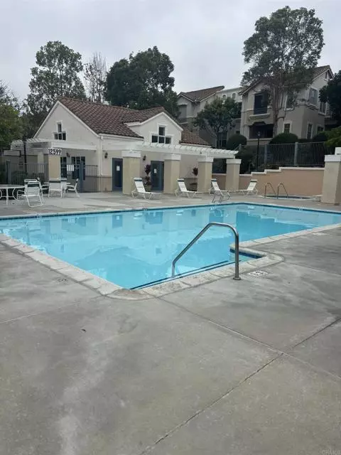 San Diego, CA 92130,3575 Caminito El Rincon 216