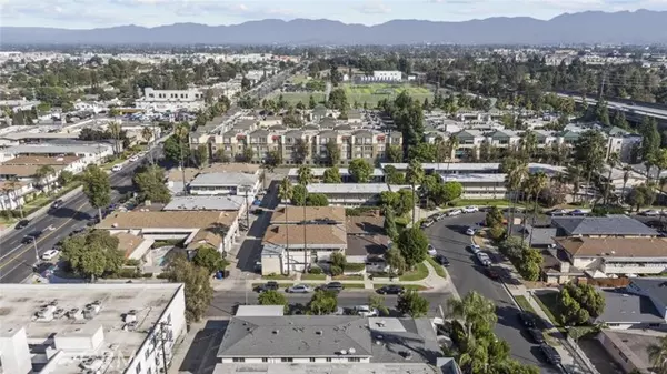 North Hollywood, CA 91606,6661 Wilkinson AVE