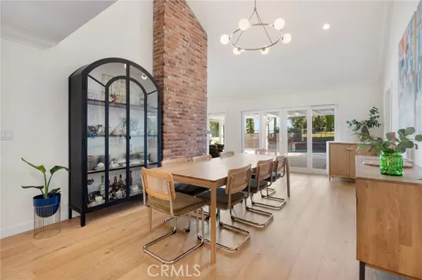 West Hills, CA 91307,7432 Dorie