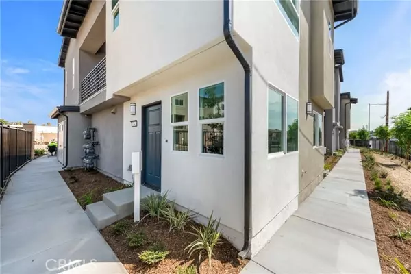 1122 Santo Antonio DR, Colton, CA 92324