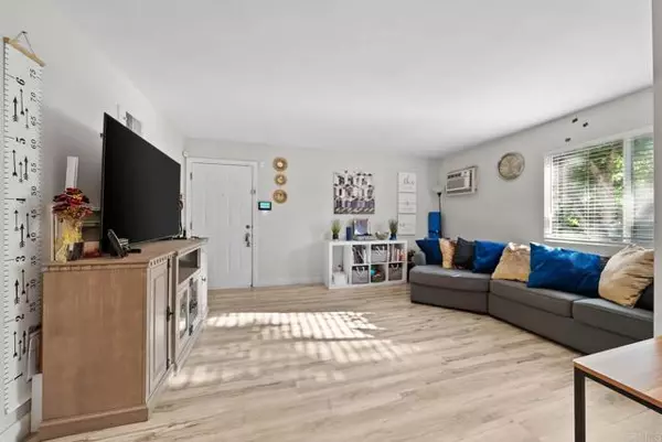 El Cajon, CA 92020,1280 W Main ST 42