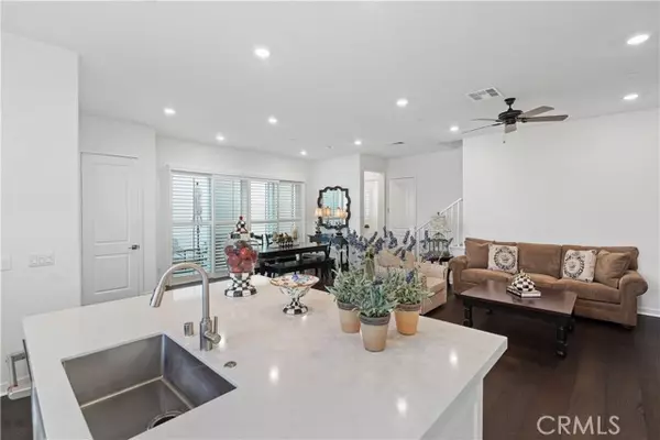 Valencia, CA 91381,27129 Purple Sage CT