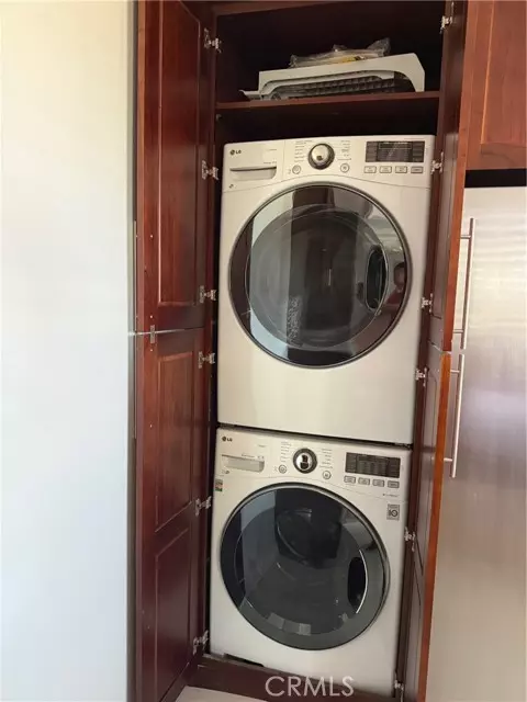 Beverly Hills, CA 90211,116 N Swall 402