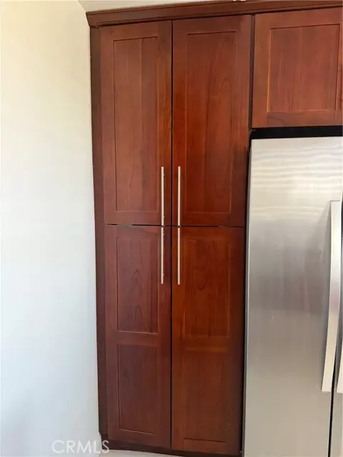 Beverly Hills, CA 90211,116 N Swall 402