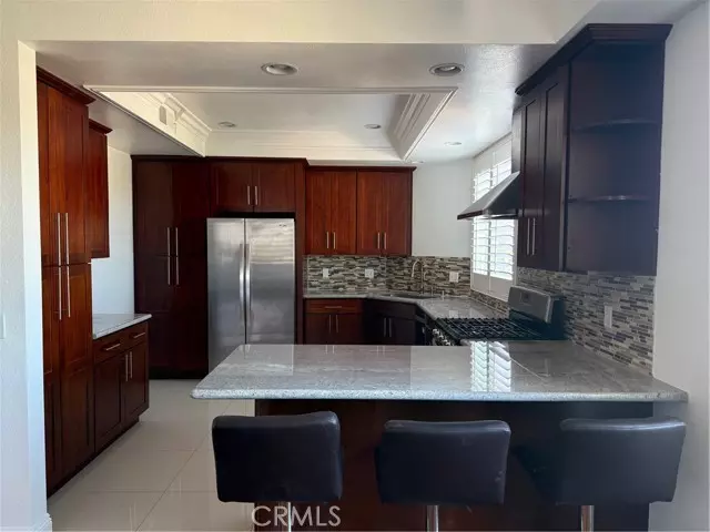 116 N Swall 402, Beverly Hills, CA 90211