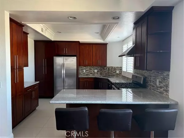 116 N Swall 402, Beverly Hills, CA 90211