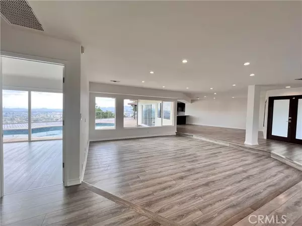 Glendale, CA 91207,881 Harrington