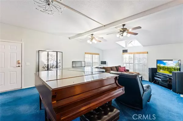 Laguna Hills, CA 92653,23301 Ridge Route 165