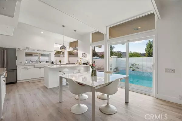 Granada Hills, CA 91344,17042 Lisette