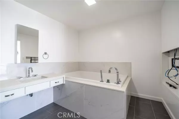 Redondo Beach, CA 90277,531 Esplanade 713