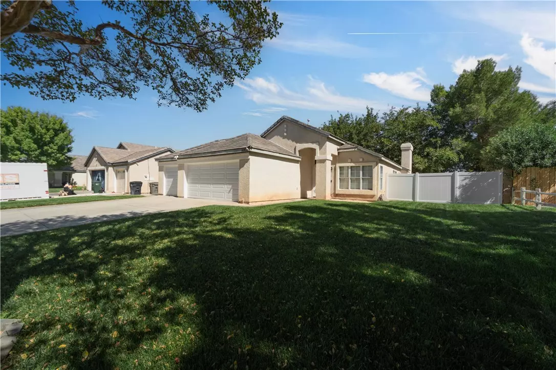 Quartz Hill, CA 93536,42434 Blossom DR