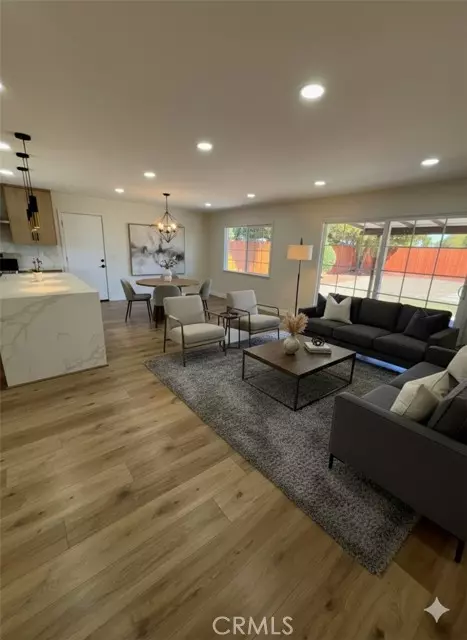 West Hills, CA 91307,6520 Debs