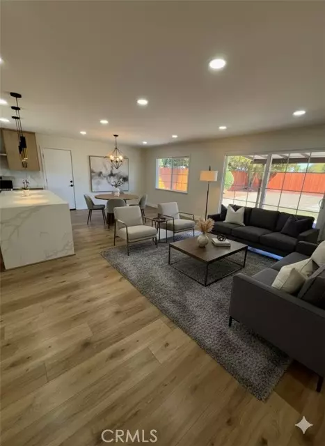 West Hills, CA 91307,6520 Debs