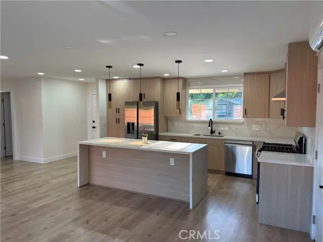 6520 Debs, West Hills, CA 91307