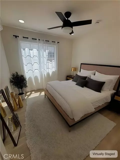 West Hills, CA 91307,6520 Debs