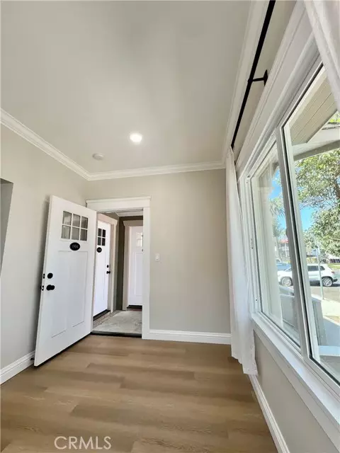 Long Beach, CA 90802,1904 E 2nd 1904