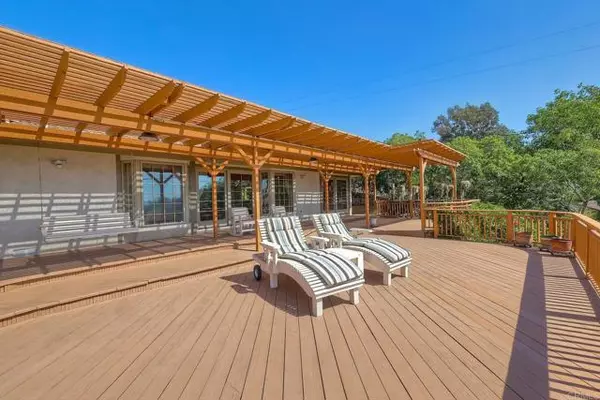 Vista, CA 92084,1650 Elevado RD