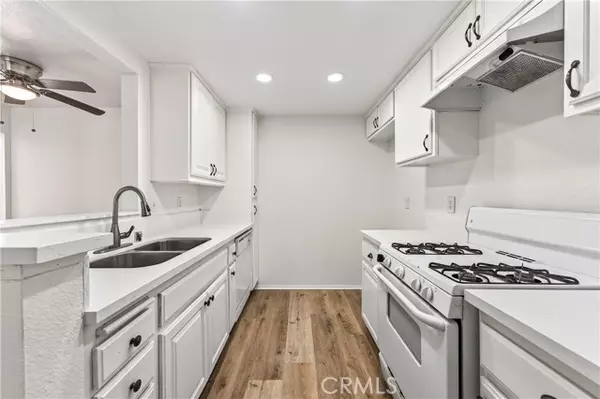 Lake Elsinore, CA 92530,16377 Lakeshore 2C