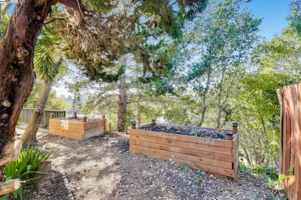 Oakland, CA 94619,4760 TOMPKINS AVE
