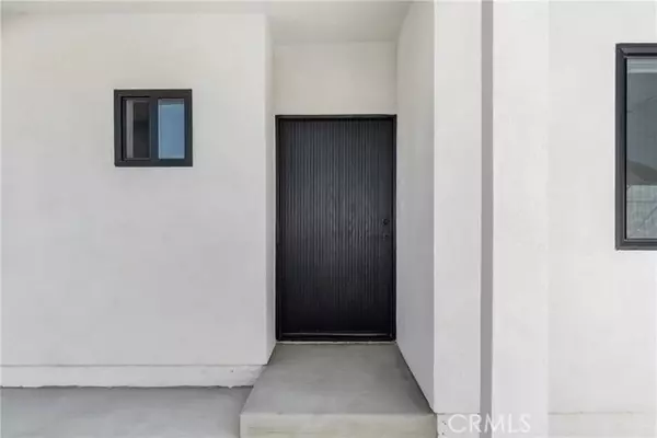 Burbank, CA 91504,2862 N Myers ST