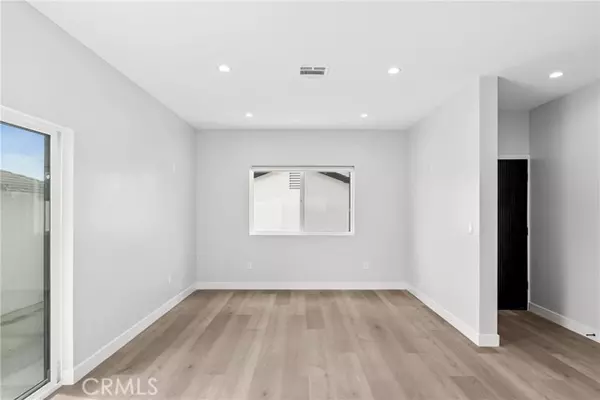 Burbank, CA 91504,2862 N Myers ST