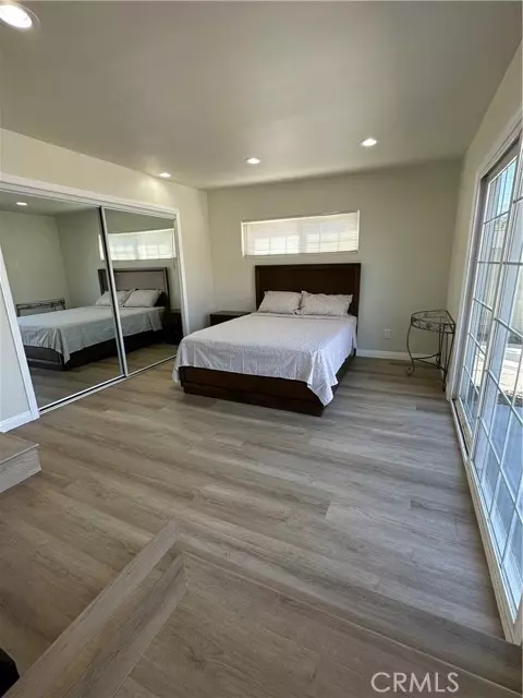 Inglewood, CA 90305,2207 W 78th