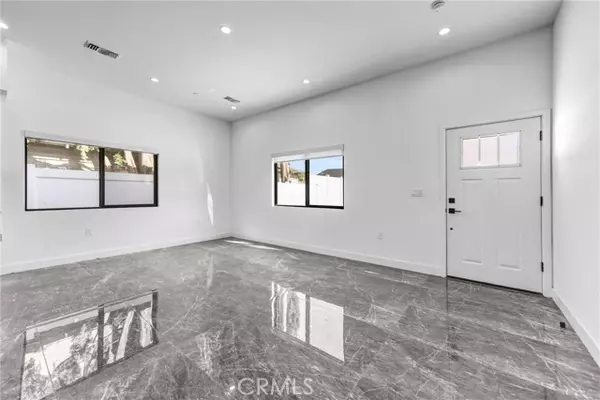 Van Nuys, CA 91405,6831 Ranchito AVE