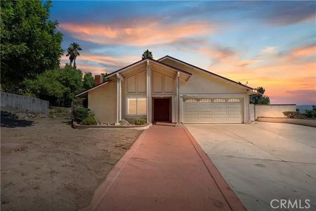 5900 Winncliff DR, Jurupa Valley, CA 92509